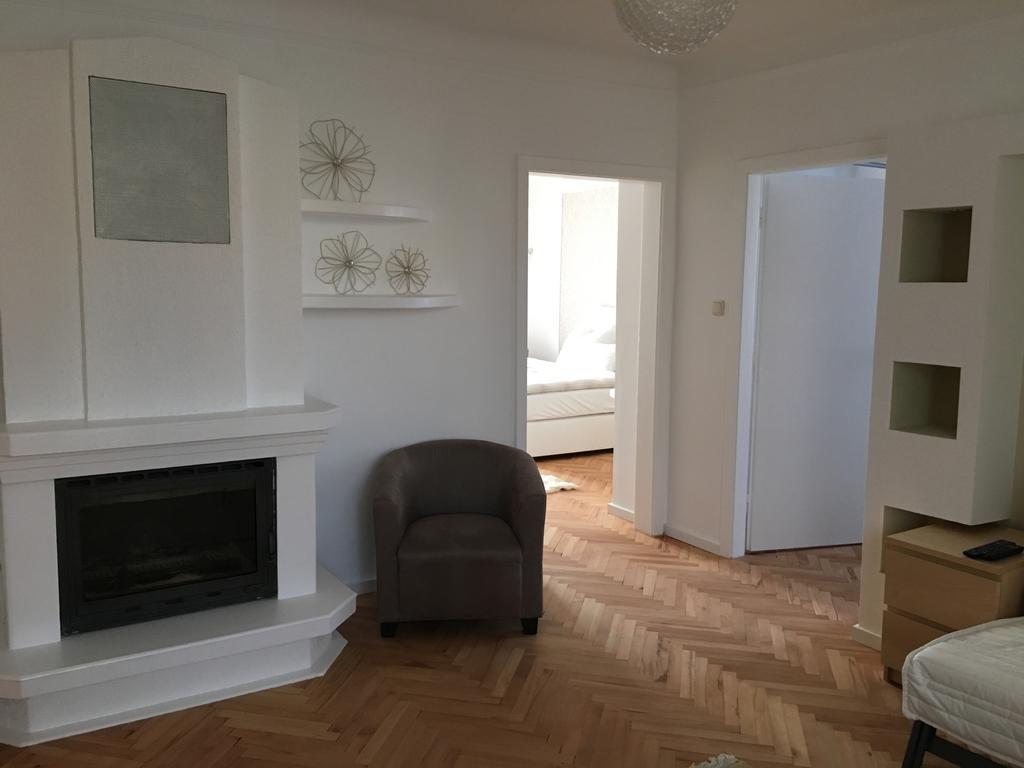 Am Löwenpark Appartement Melk Buitenkant foto