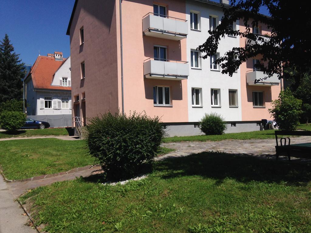 Am Löwenpark Appartement Melk Buitenkant foto
