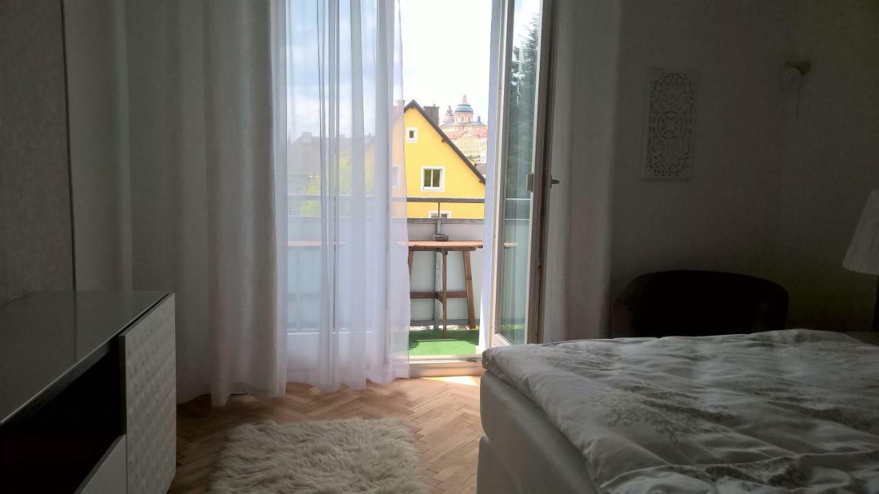Am Löwenpark Appartement Melk Buitenkant foto